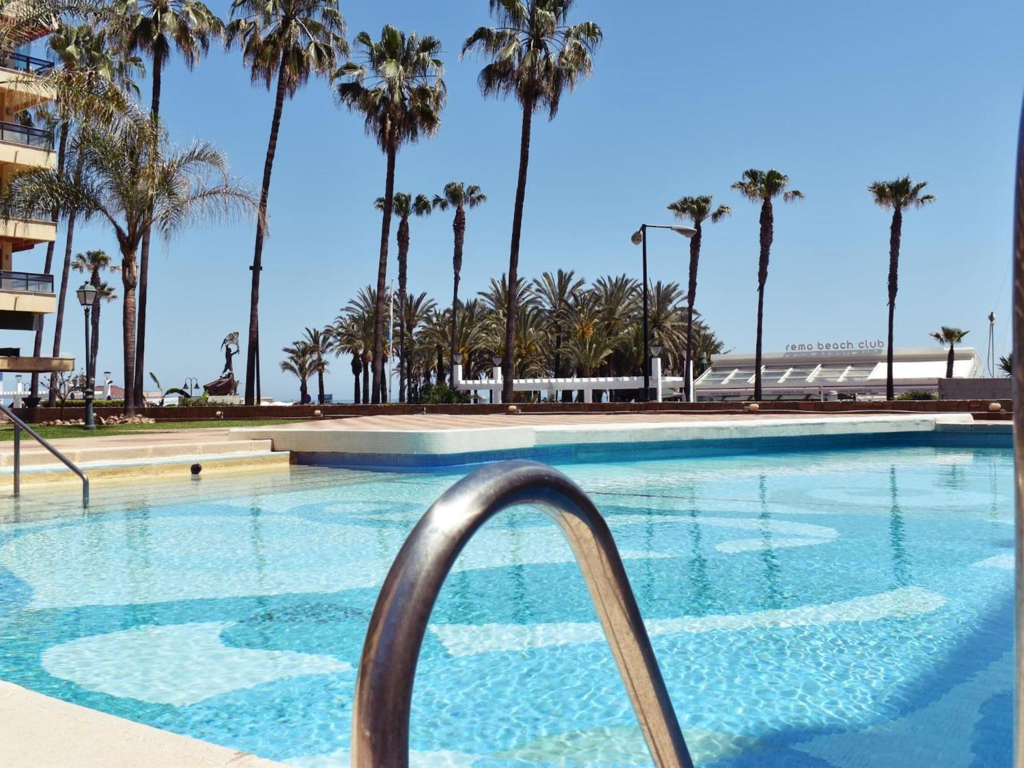 Apartamento Luminoso De 3 A Pie De Playa En Torremolinos